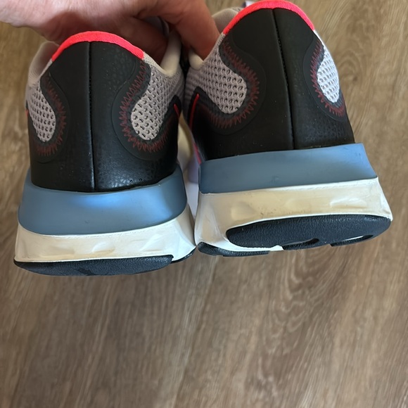 Nike Women’s Renew shoes. Size 11. - Picture 5 of 8